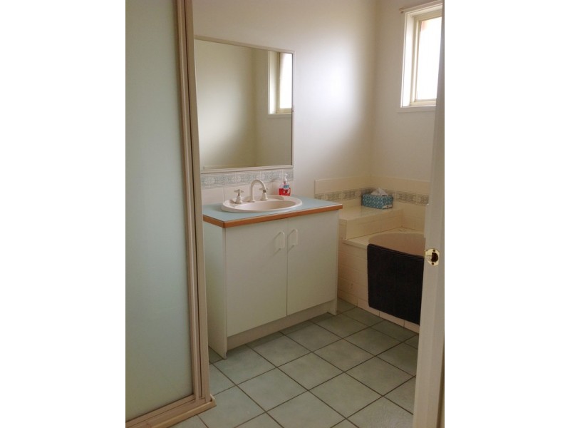 15 Carey Crescent, Bacchus Marsh VIC 3340