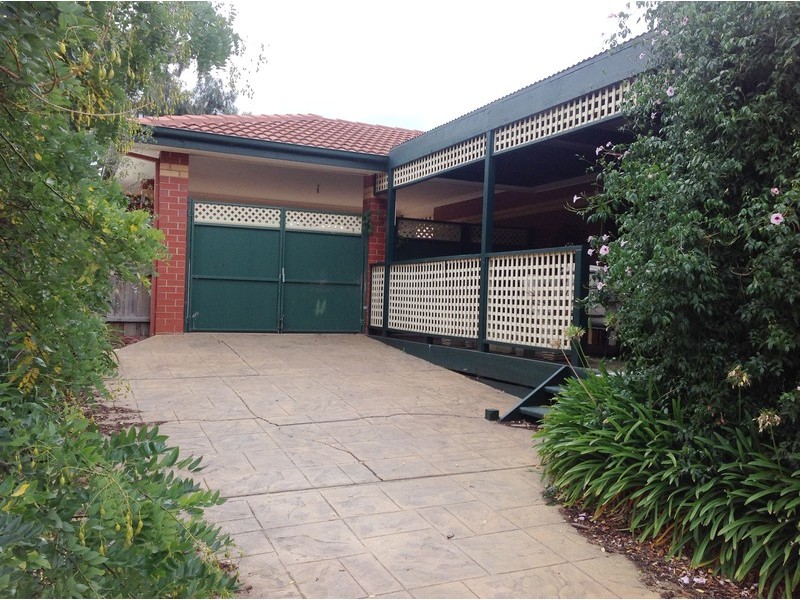 15 Carey Crescent, Bacchus Marsh VIC 3340