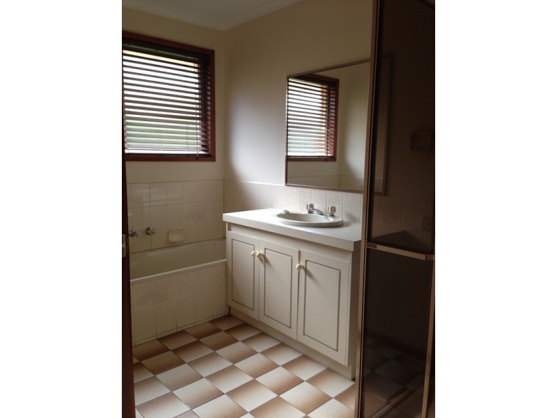 6 Simone Road, Bacchus Marsh VIC 3340