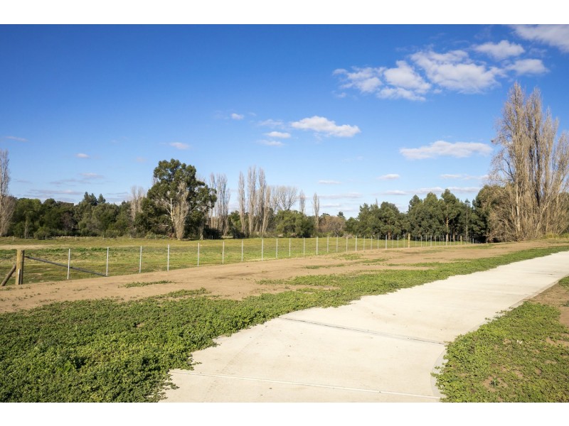 6 Riverbend Drive, Bacchus Marsh VIC 3340