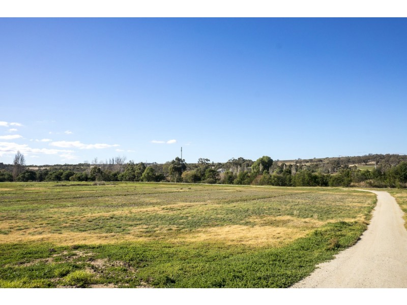 6 Riverbend Drive, Bacchus Marsh VIC 3340