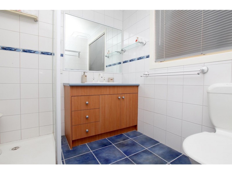 40 Naracoorte Drive, Caroline Springs VIC 3023