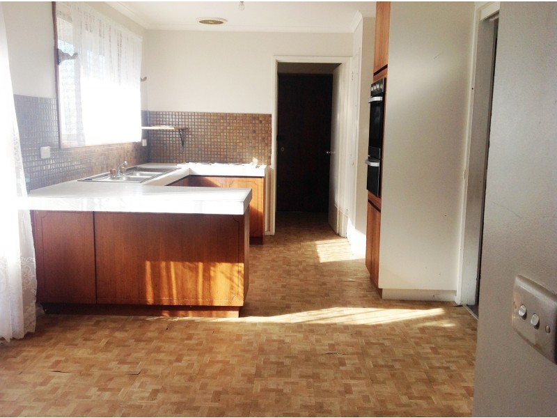 30 Beresford Crescent, Bacchus Marsh VIC 3340