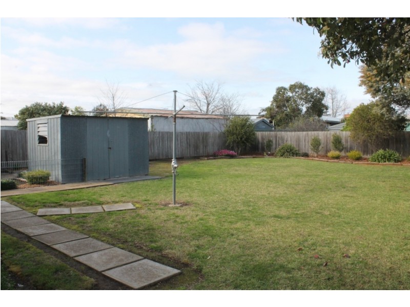 13 Dugdale Street, Bacchus Marsh VIC 3340