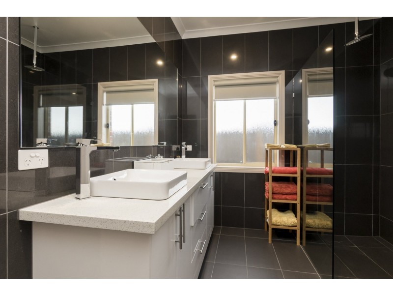 9 Mimulus Road, Bacchus Marsh VIC 3340