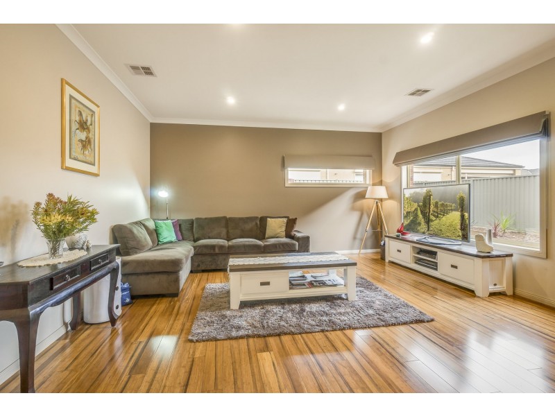 9 Mimulus Road, Bacchus Marsh VIC 3340