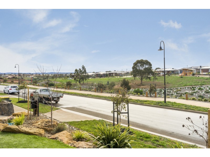 9 Mimulus Road, Bacchus Marsh VIC 3340