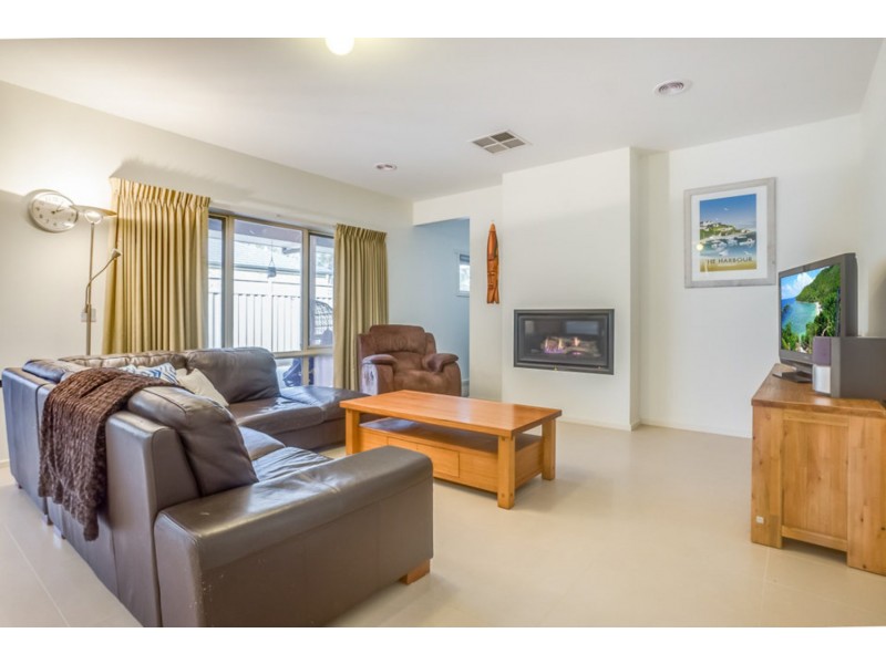 15 McMahon Drive, Ballan VIC 3342