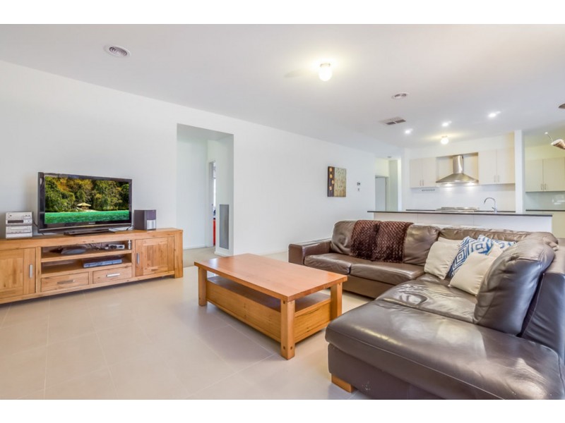 15 McMahon Drive, Ballan VIC 3342