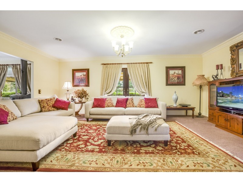 55 Connor Court, Ballan VIC 3342