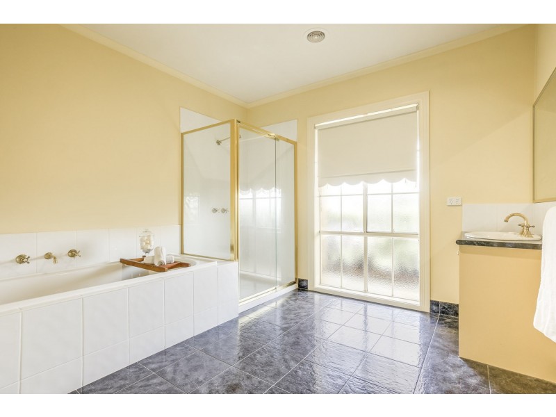 55 Connor Court, Ballan VIC 3342