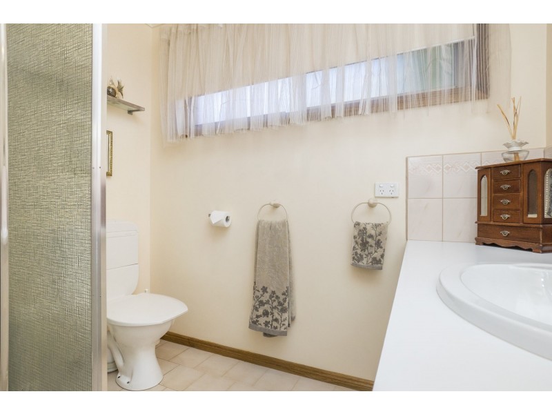 2 Tulloch Court, Bacchus Marsh VIC 3340