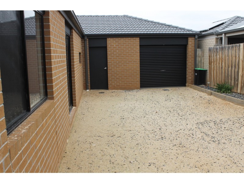 6 First Mews, Bacchus Marsh VIC 3340