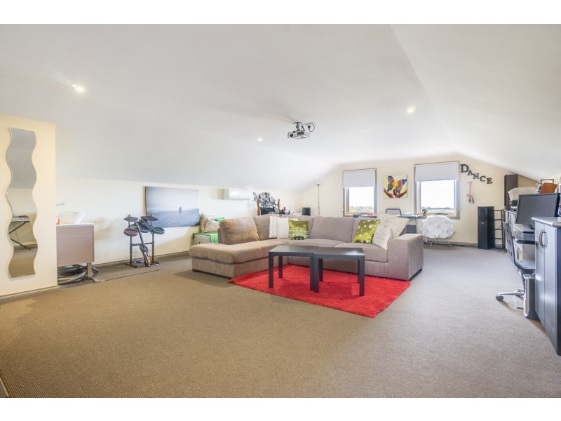 518 Myrniong-Korobeit Road, Greendale VIC 3341