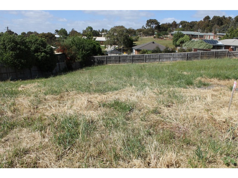 27 Riversdale Crescent, Bacchus Marsh VIC 3340