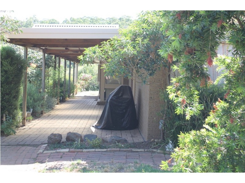 26  Wallaby Drive, Greendale VIC 3341