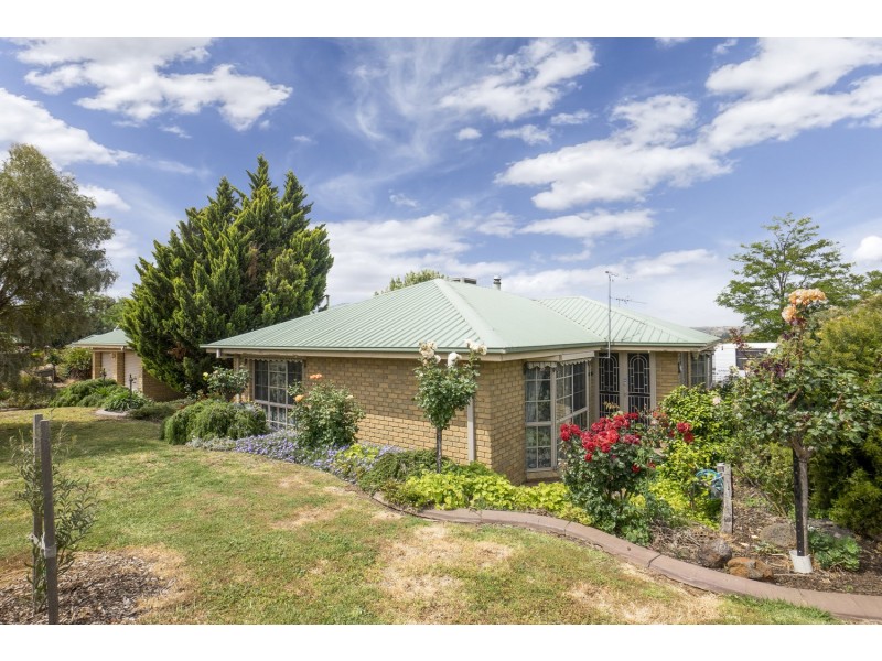 40 Clifton Drive, Bacchus Marsh VIC 3340