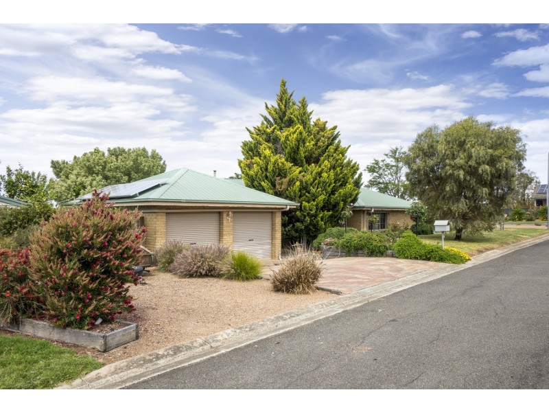 40 Clifton Drive, Bacchus Marsh VIC 3340