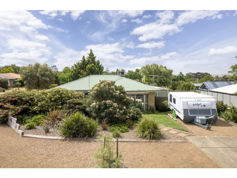 40 Clifton Drive, Bacchus Marsh VIC 3340