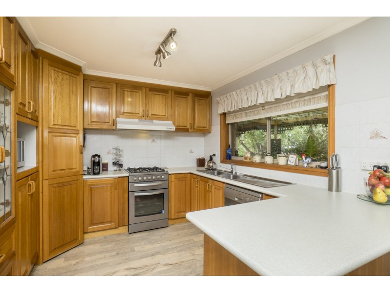 40 Clifton Drive, Bacchus Marsh VIC 3340