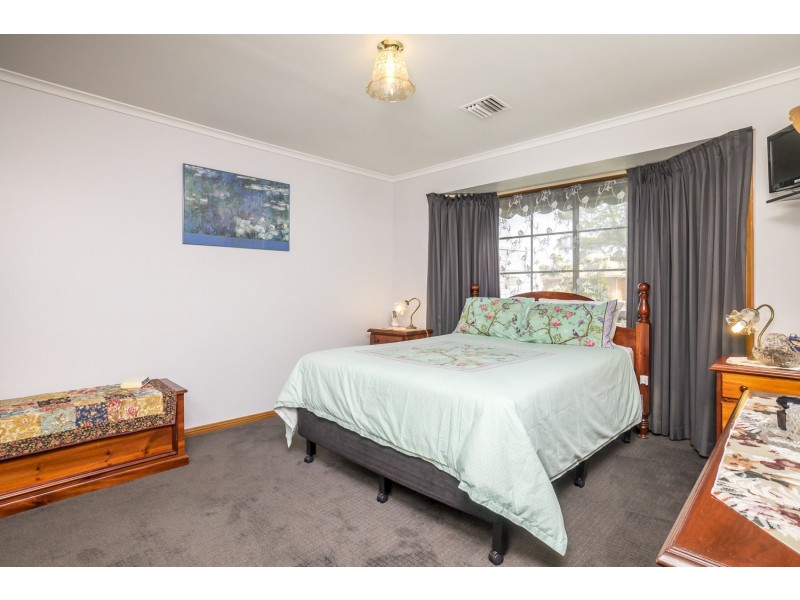 40 Clifton Drive, Bacchus Marsh VIC 3340