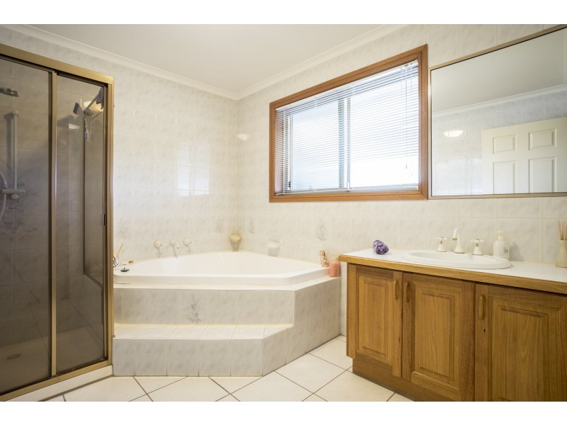 40 Clifton Drive, Bacchus Marsh VIC 3340
