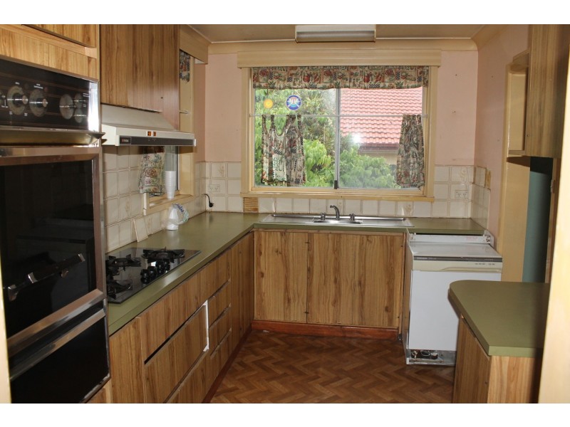 9 Inglis Street, Bacchus Marsh VIC 3340