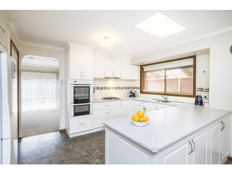 71 Underbank Boulevard, Bacchus Marsh VIC 3340