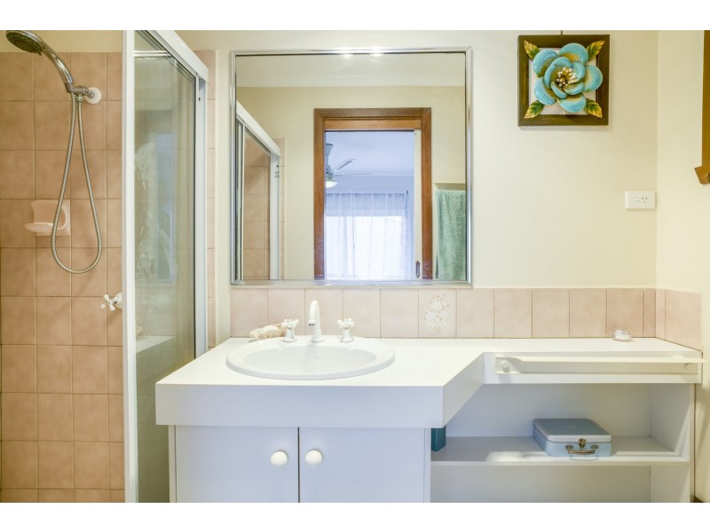 71 Underbank Boulevard, Bacchus Marsh VIC 3340