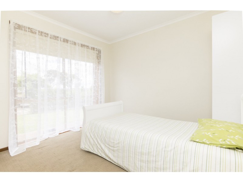 71 Underbank Boulevard, Bacchus Marsh VIC 3340