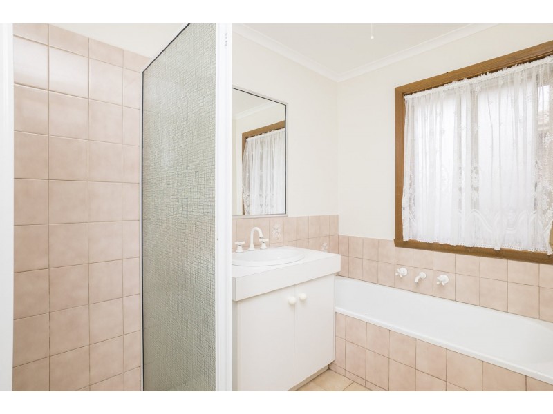 71 Underbank Boulevard, Bacchus Marsh VIC 3340