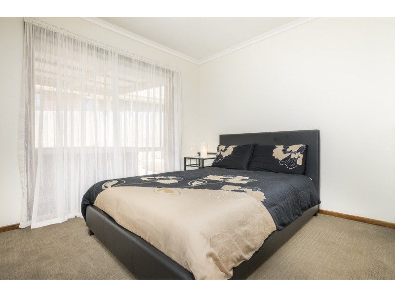 71 Underbank Boulevard, Bacchus Marsh VIC 3340