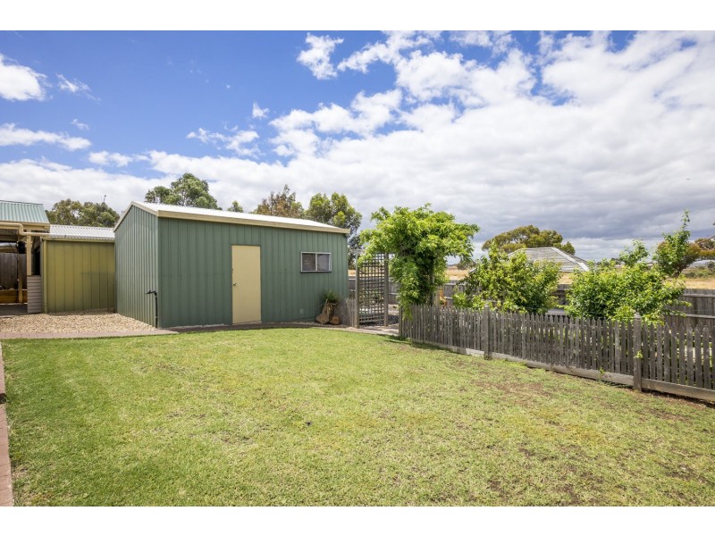 71 Underbank Boulevard, Bacchus Marsh VIC 3340