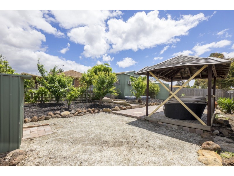 71 Underbank Boulevard, Bacchus Marsh VIC 3340
