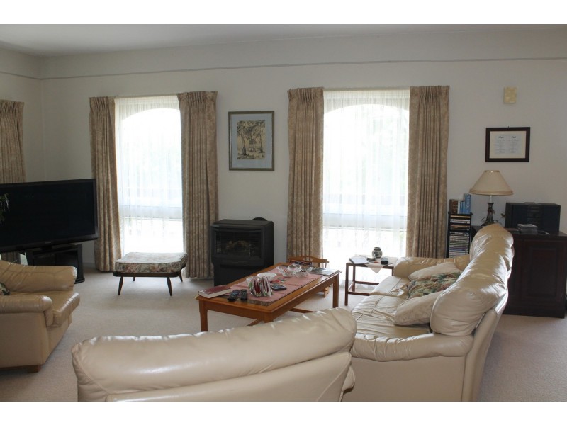 27 Madden Drive, Bacchus Marsh VIC 3340