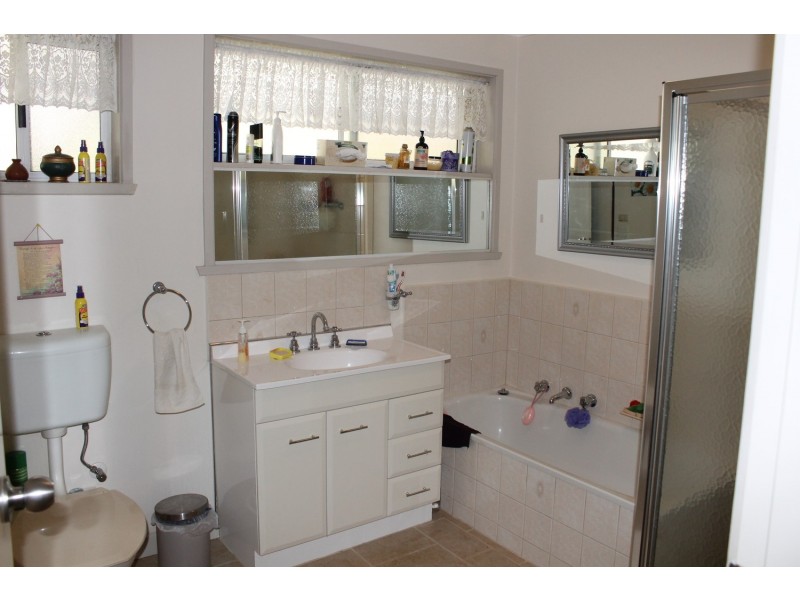 27 Madden Drive, Bacchus Marsh VIC 3340