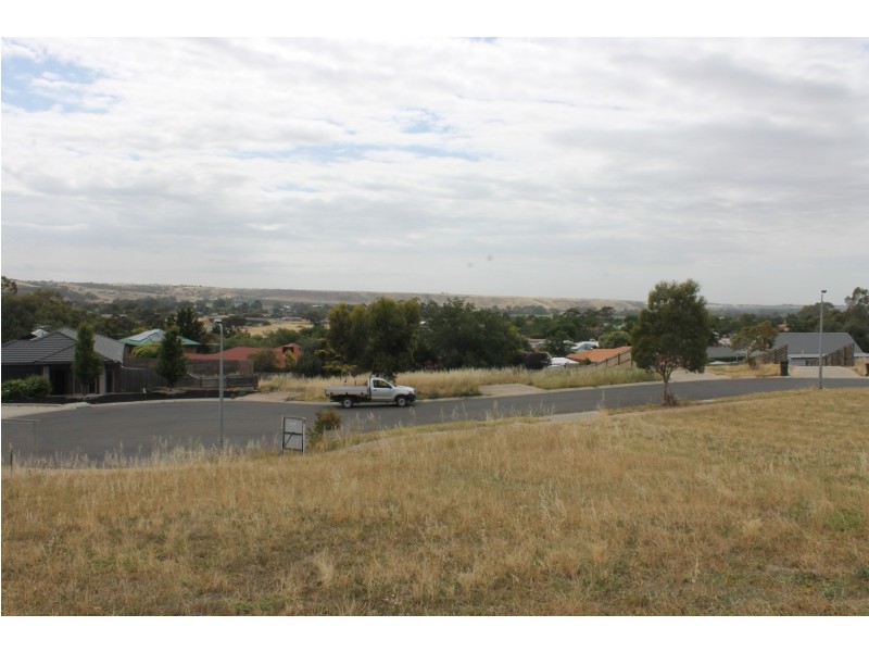 9 Maisie Court, Darley VIC 3340