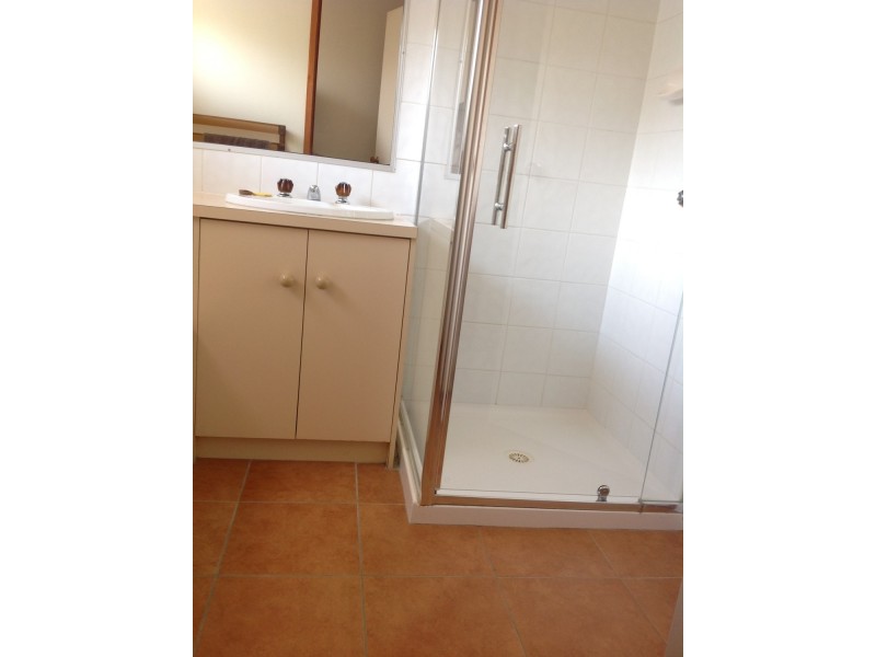 2/3 Fisken Street, Bacchus Marsh VIC 3340