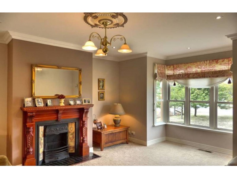 14 Lyon Place, Ballan VIC 3342