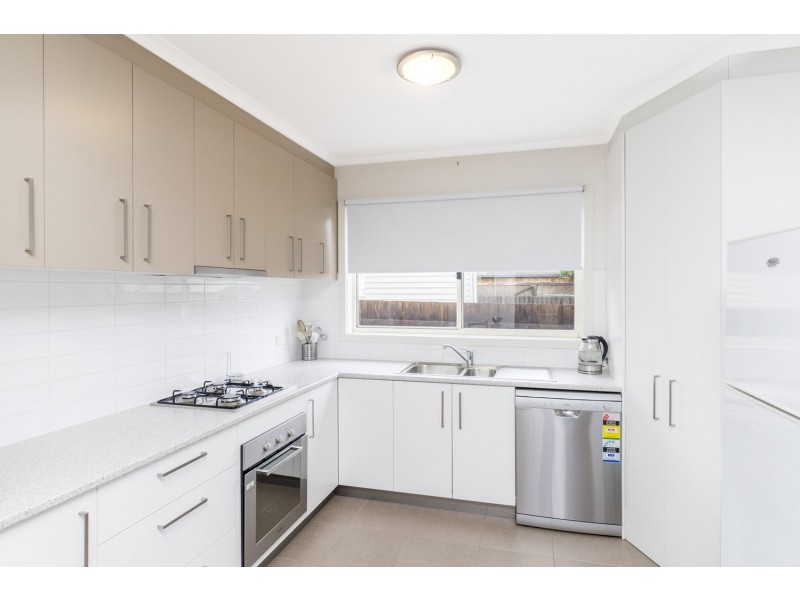 2/36 Gaynor Street, Bacchus Marsh VIC 3340