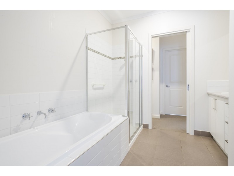 2/36 Gaynor Street, Bacchus Marsh VIC 3340