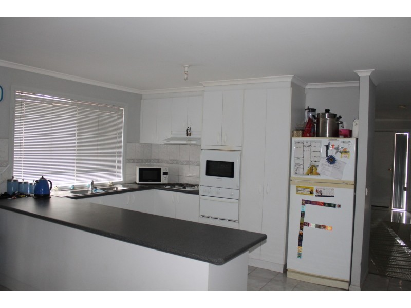 65 Cairns Drive, Bacchus Marsh VIC 3340