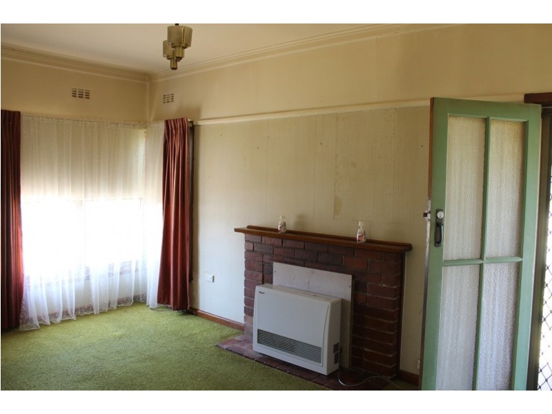 1 Queens Crescent, Bacchus Marsh VIC 3340