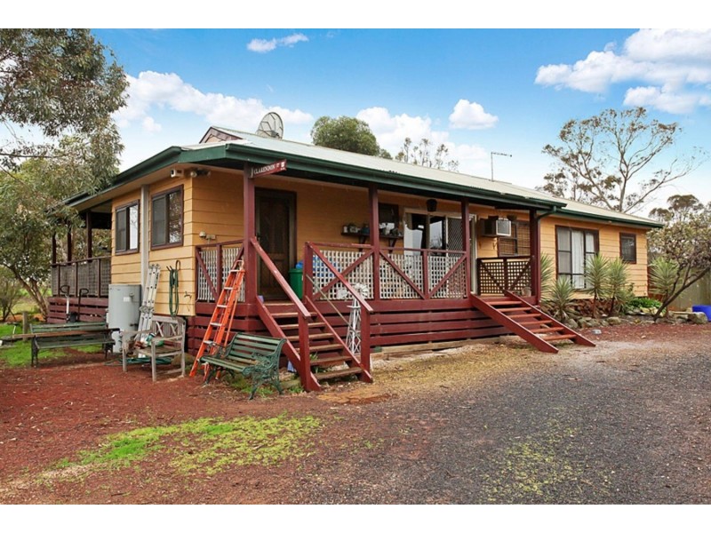 13 School Road, Balliang East VIC 3340