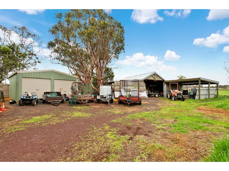 13 School Road, Balliang East VIC 3340