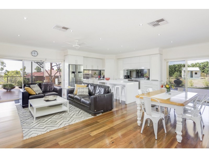 19 Manning Boulevard, Bacchus Marsh VIC 3340