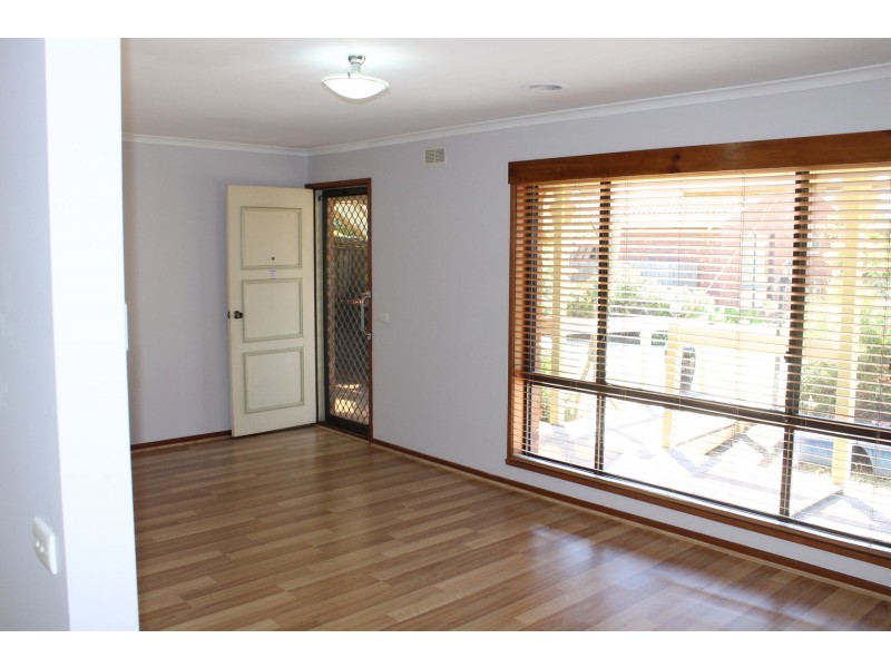 4/7 Fisken Street, Bacchus Marsh VIC 3340