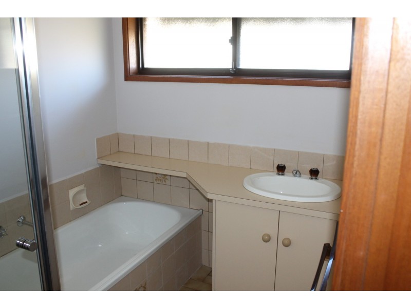 4/7 Fisken Street, Bacchus Marsh VIC 3340