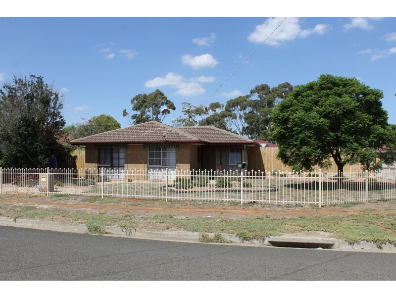 5 Jonathan Drive, Darley VIC 3340