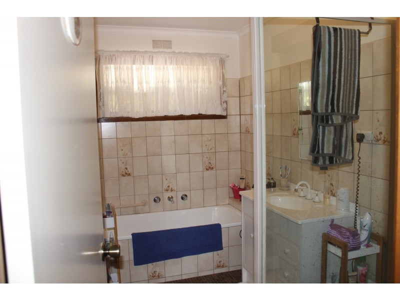 5 Jonathan Drive, Darley VIC 3340